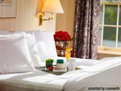 Ivey Spencer Leadership Centre 3* London