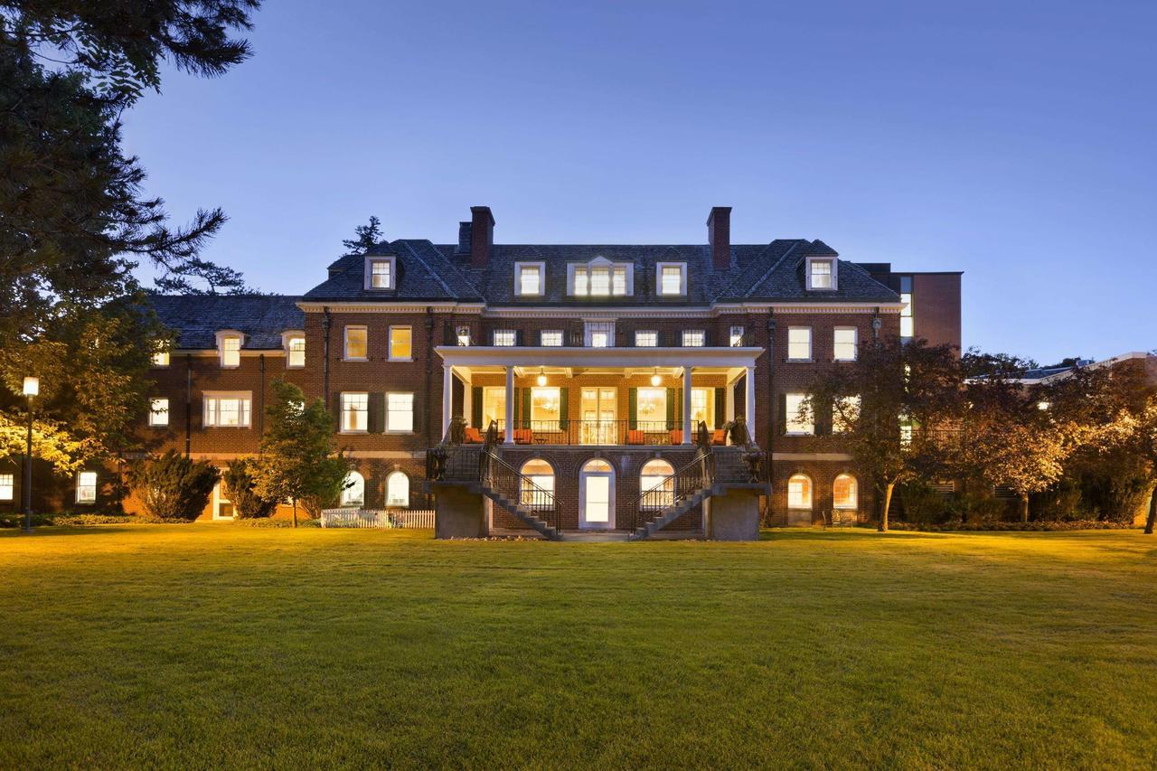 Ivey Spencer Leadership Centre Hotel 3*